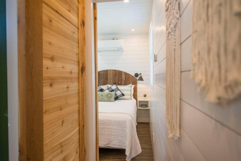 Container Home With Rooftop Views And Pickleball-Pecan Grove Bellmead Eksteriør bilde
