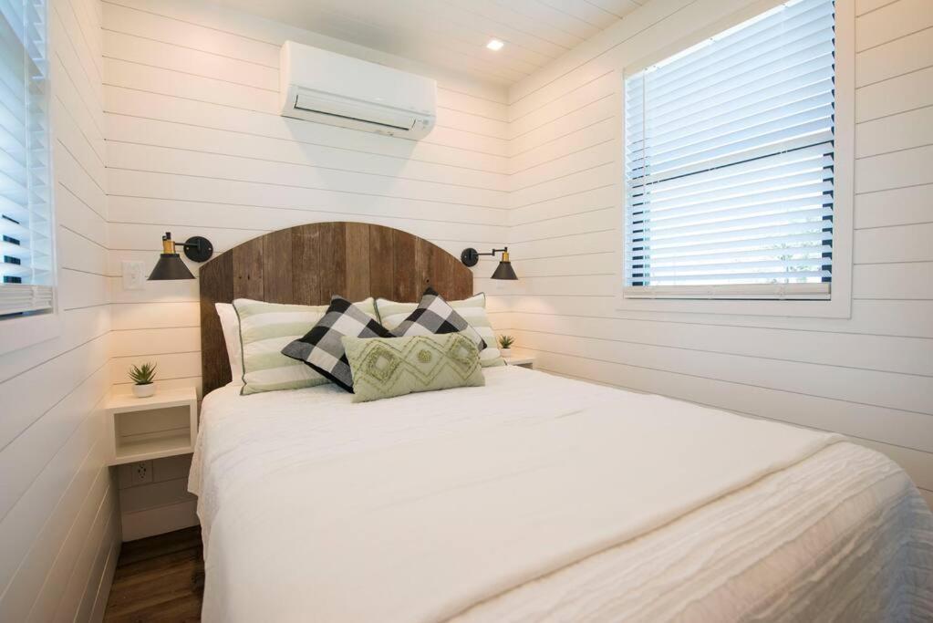 Container Home With Rooftop Views And Pickleball-Pecan Grove Bellmead Eksteriør bilde